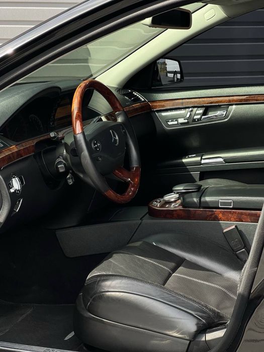Продам авто Mercedes-Benz S 550