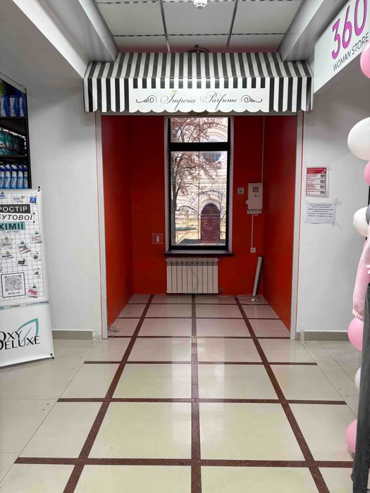 В оренду торгова площа 5 кв.м. в ТОЦ "Премьєр", (вул. Cоборна 94)