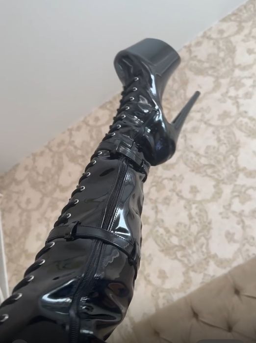 Лаковые ботфорты ,стрипы для танцев