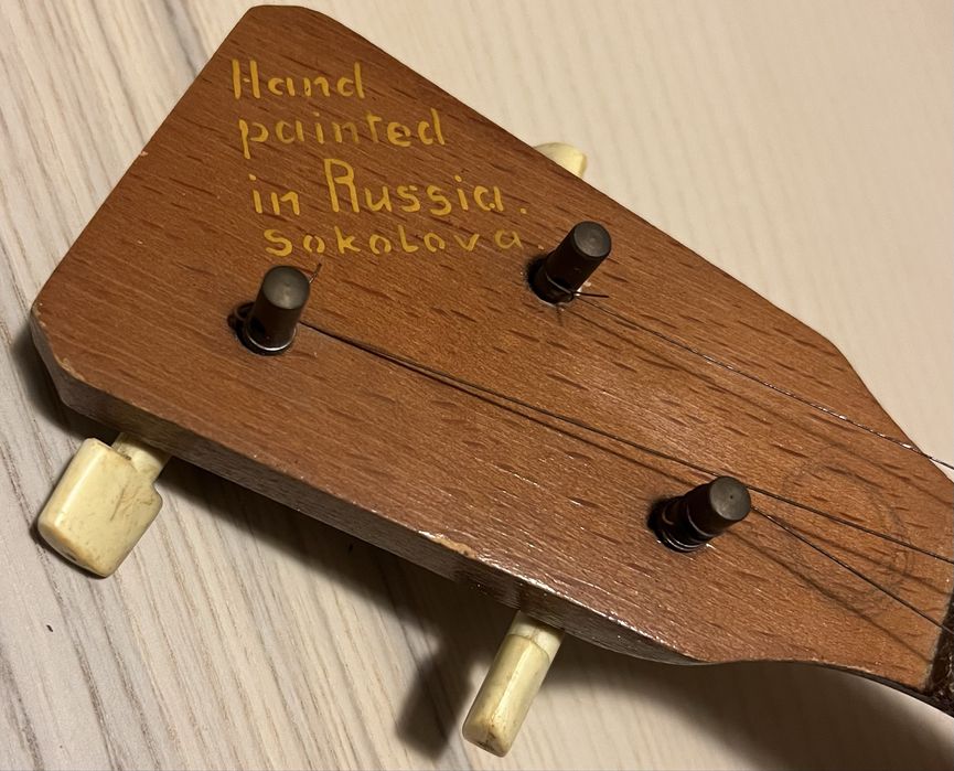 Balalaika Russa Comemorativa "300 Anos S. Petersburgo" - Pintada à Mão