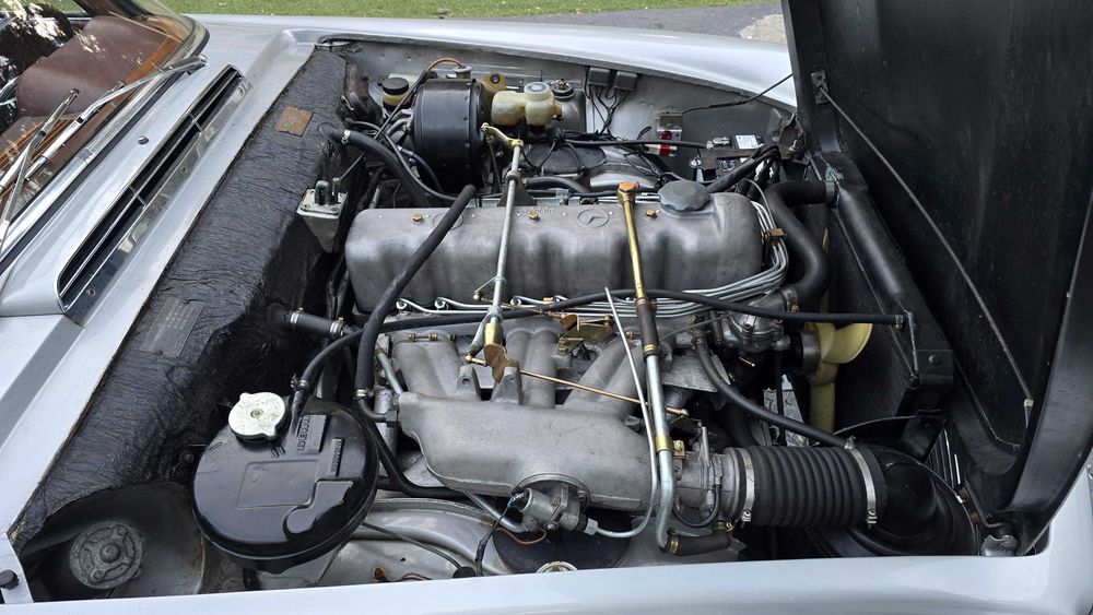 Mercedes-Benz 230SL W113 Pagode 1964 Classico registado en Portugal