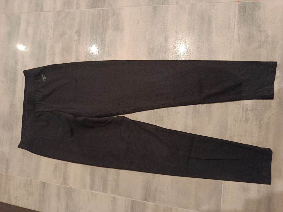 Legginsy 4F w rozmiarze 152