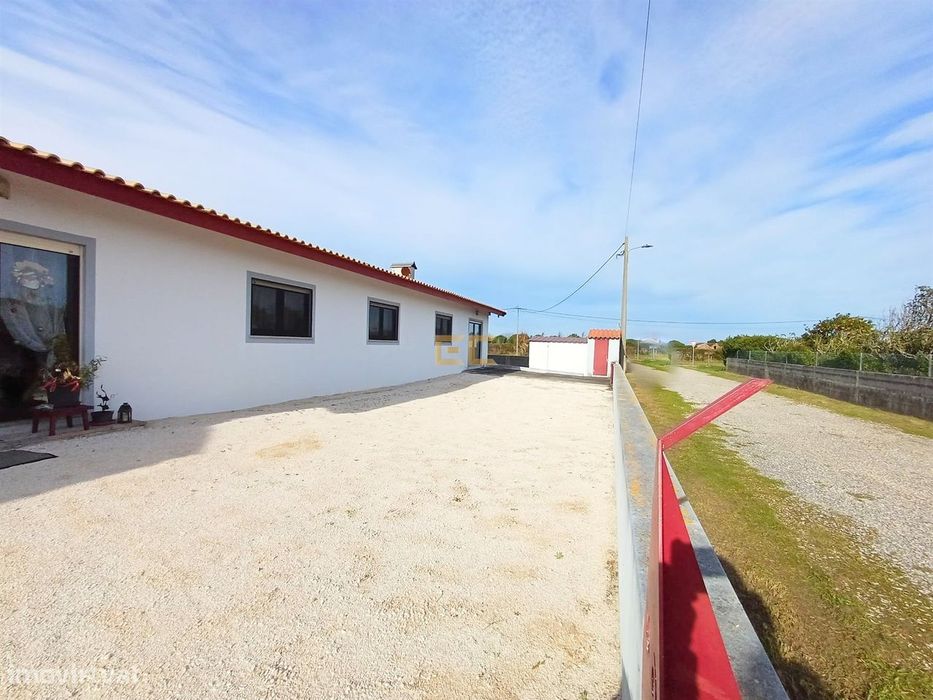 Moradia T3, com piscina e terreno - Bom Sucesso!