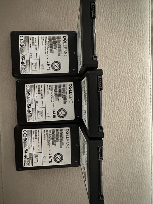 "EMC Samsung (MZ-ILT3T8A) - 3.84TB (SFF 2.5in) SAS-3 12Gbps SSD"