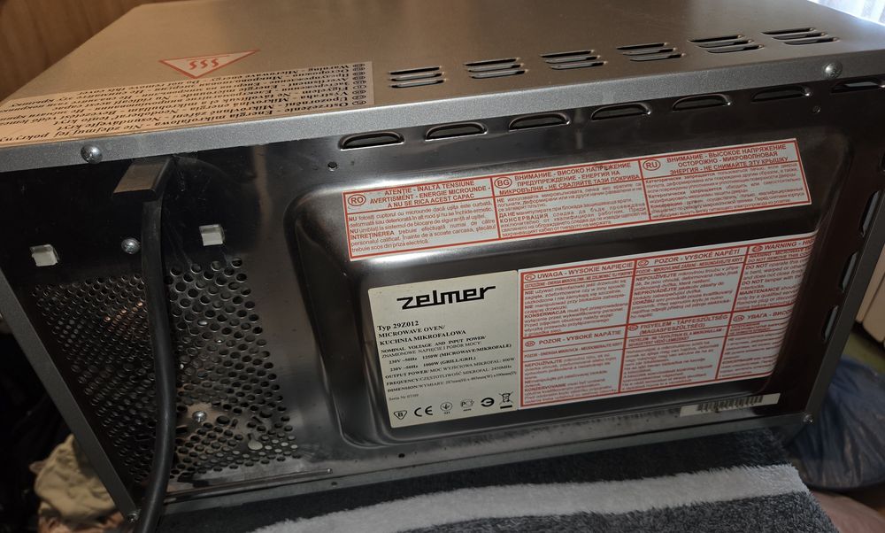 Mikrofalówka Zelmer 29Z012 800W z grillem – sprawna, do naprawy