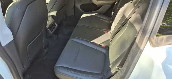 Tesla  model Y 2025