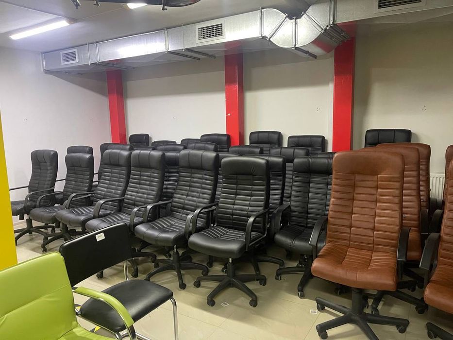РАСПРОДАЖА офисных кресел компьютерные кожаные сетчатые тканевые разные модели большое количество