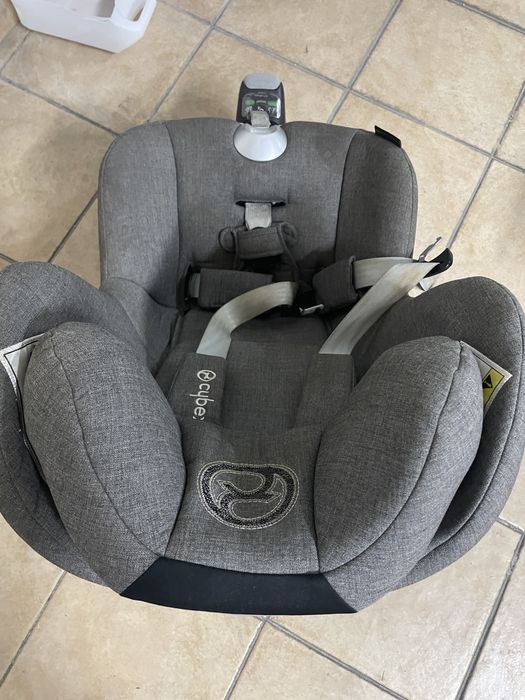 Cadeira Auto Cybex para criança pequena com isofix