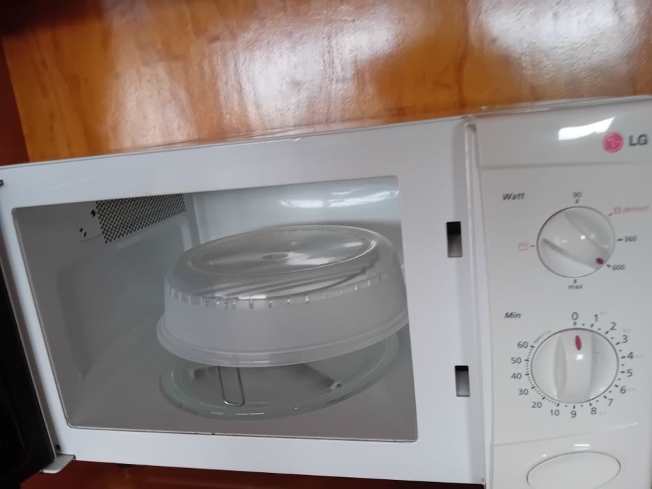Micro-ondas marca LG com grill