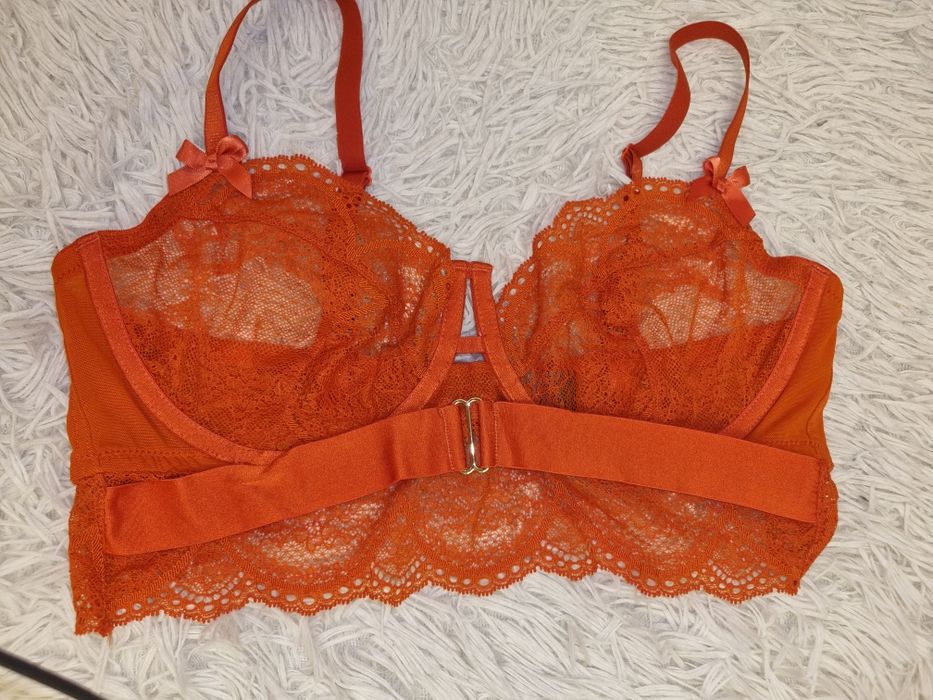 Biustonosz Hunkemoller Queen Nyakim - rozm. 85D
Serdecznie polecam!