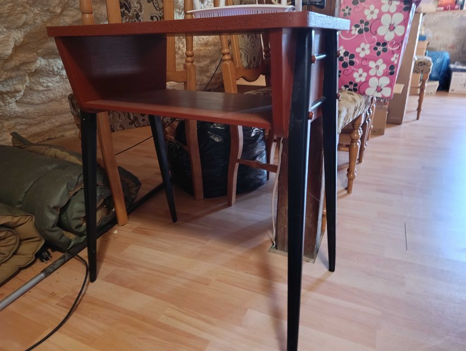 Stolik z czasów PRL