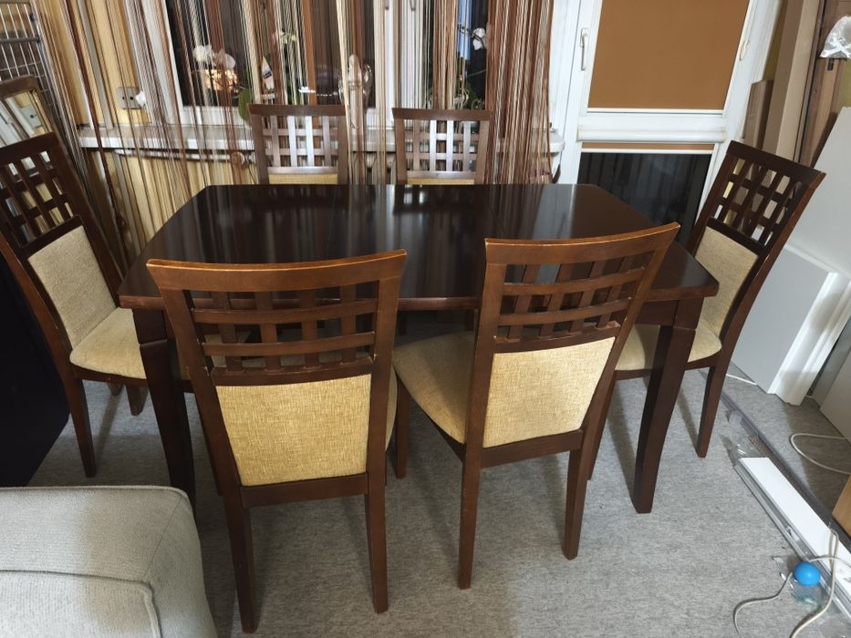 Stół rozkładany drewniany z 6 krzesłami