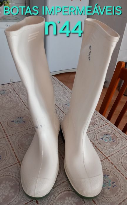 BOTAS BORRACHA IMPERMEÁVEIS  N°44. Pesca,Casa,Campo,Horta,Quarto,Chuva