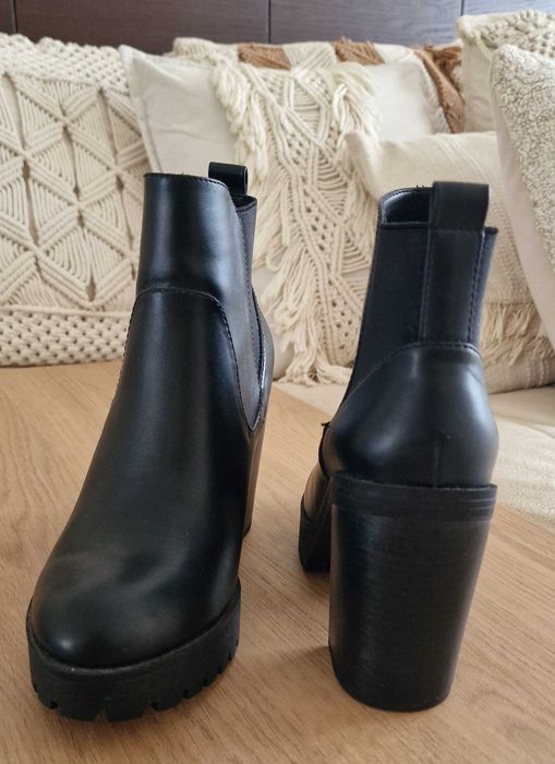 Bota Preta Tamanho 38