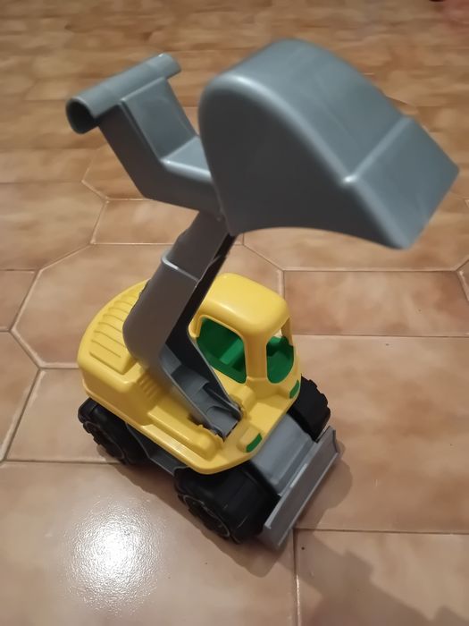 Escavadora Nova de plástico