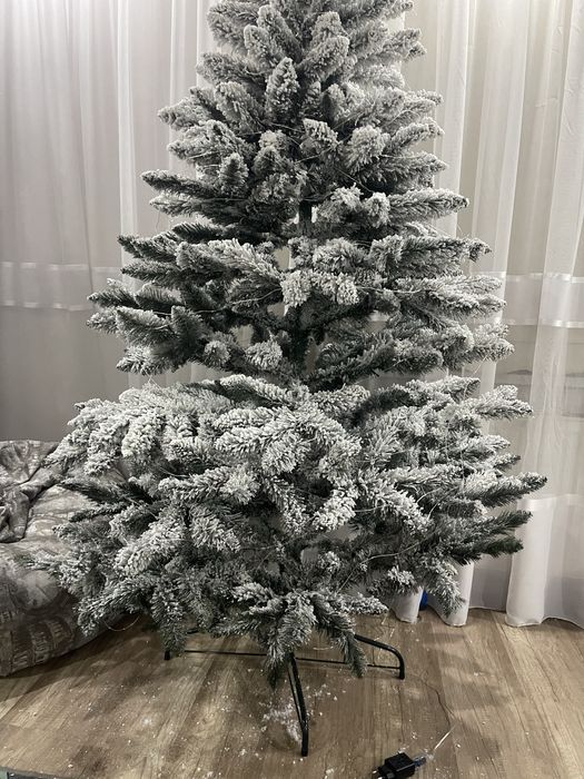 Ялинка 2 м , засніжена
