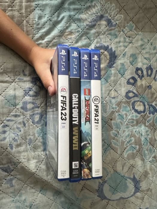 Продаю ps4 fat оригінал