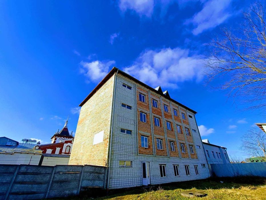 Продаж великої комерційної будівлі + земля приватизована, м. Дрогобич!
