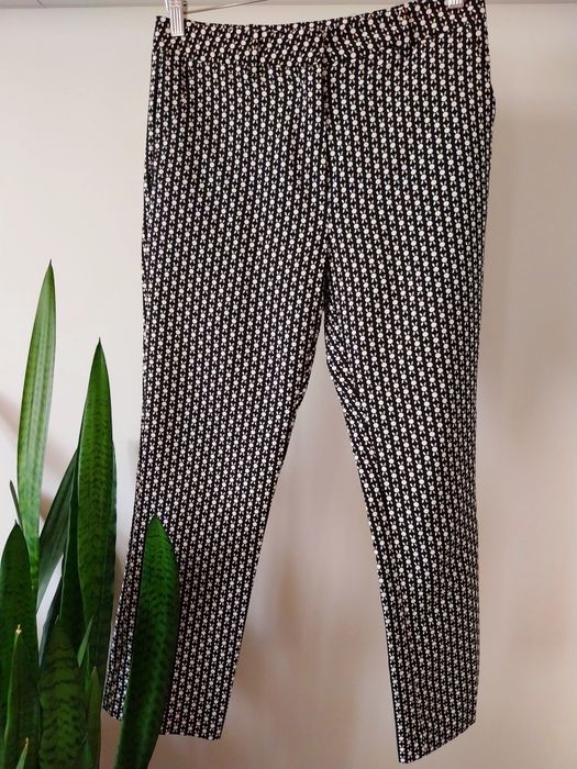 Spodnie wzorzyste 38