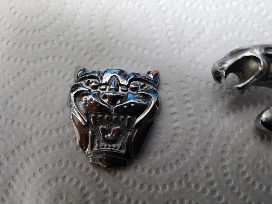 Emblematy jaguar
