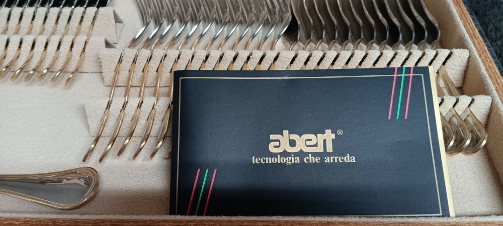 Faqueiro ABERT – aprox. 130 peças