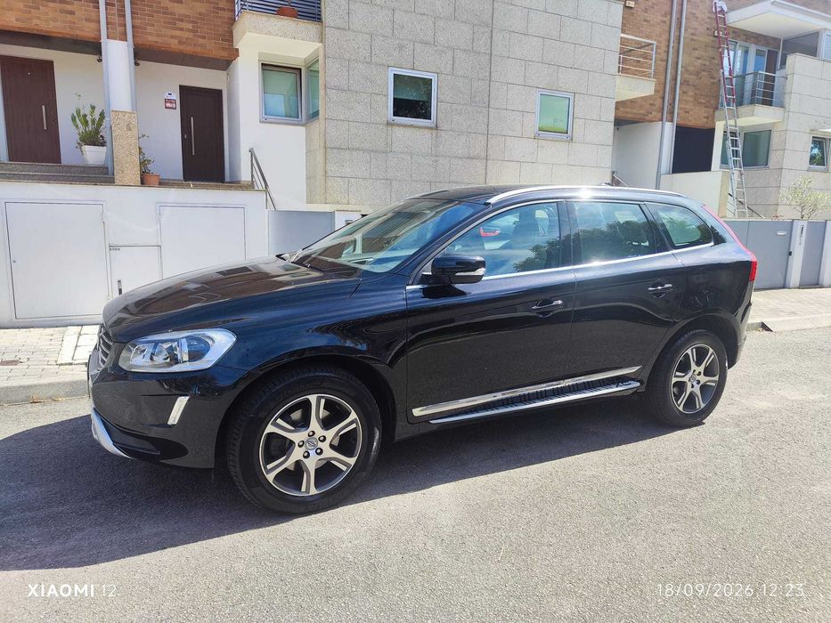 Volvo XC60 D5 2.4 AWD Summum 215 cv Automático — Nacional 17 490€ foto 4