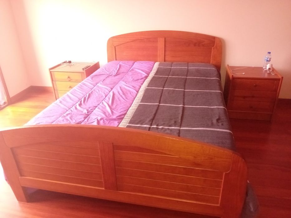 Quarto de casal... trio de mesas em mármore