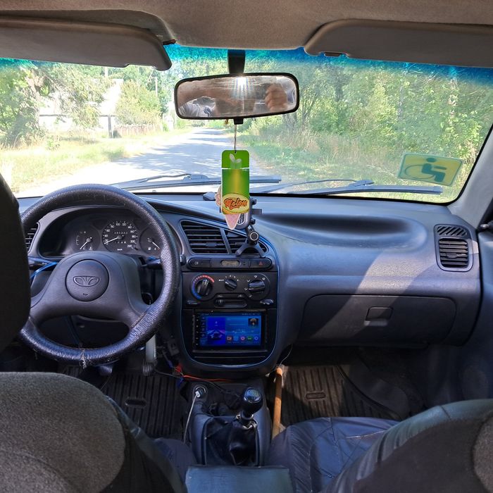 Ланос Автомобіль