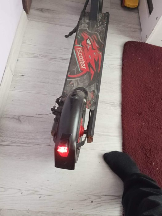 Sprzedam hulajnogę elektryczną iScooter i9s