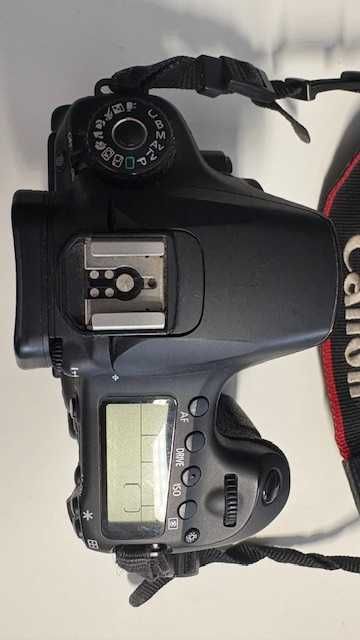 Câmara Canon EOS 60D DSRL - Inclui 2 baterias e carregador Canon