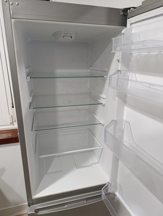 Frigorífico e congelador vertical