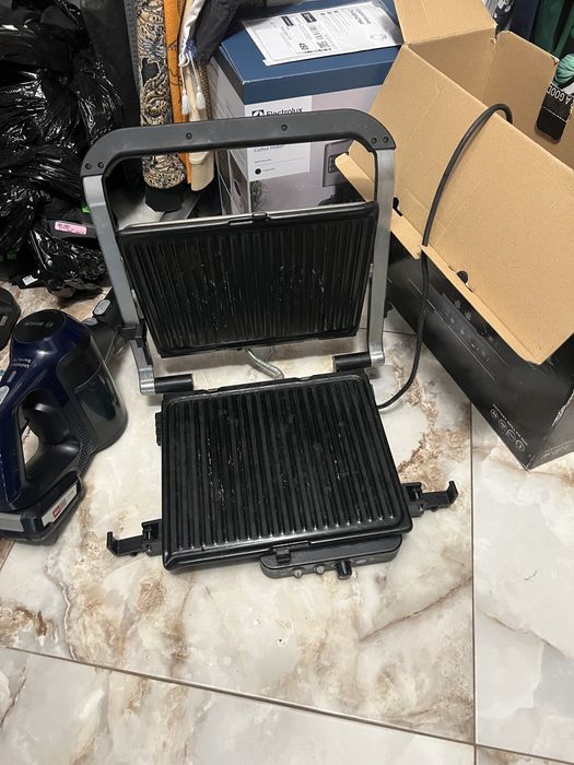 Електричний гриль Grundig
