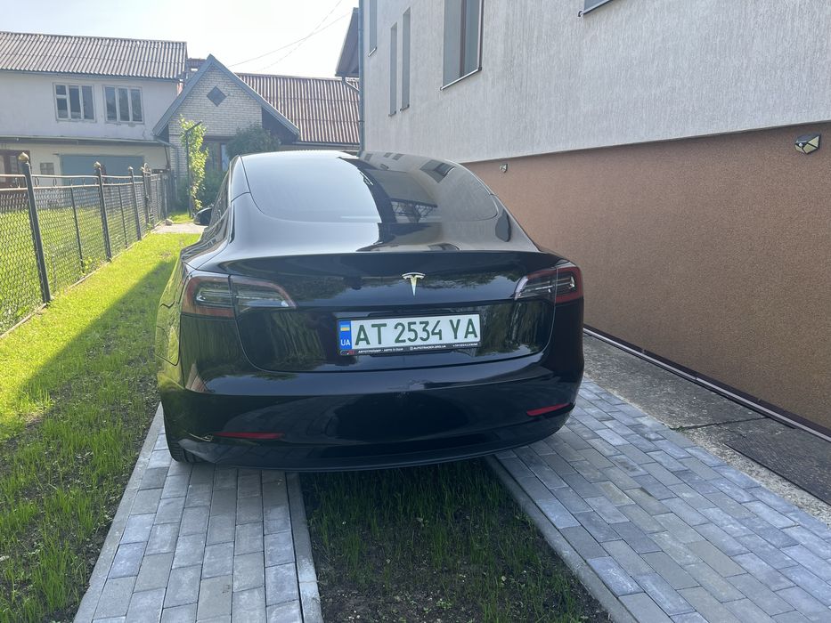 Tesla model 3 mid range CCS2