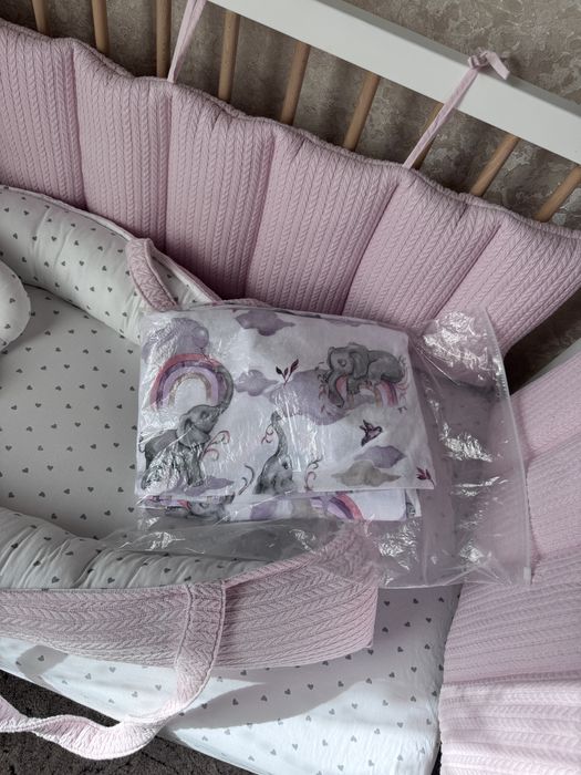 Комплект в дитяче ліжко бортики, кокон, подушка, простирадло, наматрац