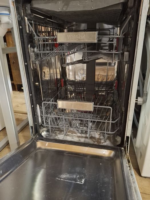 Посудомийна машина Whirlpool.  45 см ширина.  Вбудована