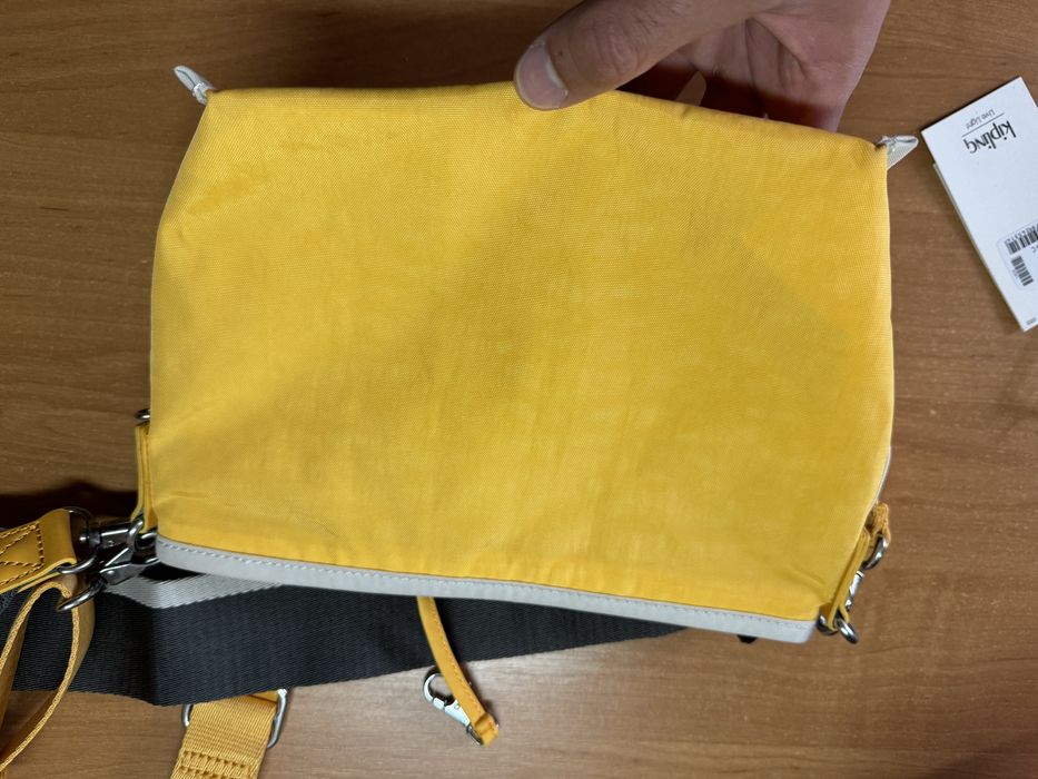 Сумка Kipling MENTA Vivid Yellow C (V15)