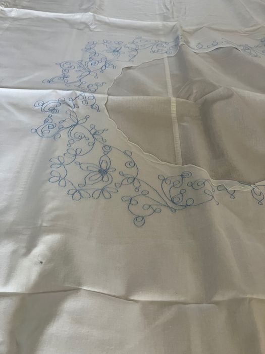 PRL biała pościel haftowana