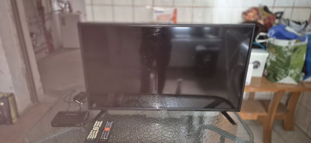 Sprzedam telewizor i dekoder.