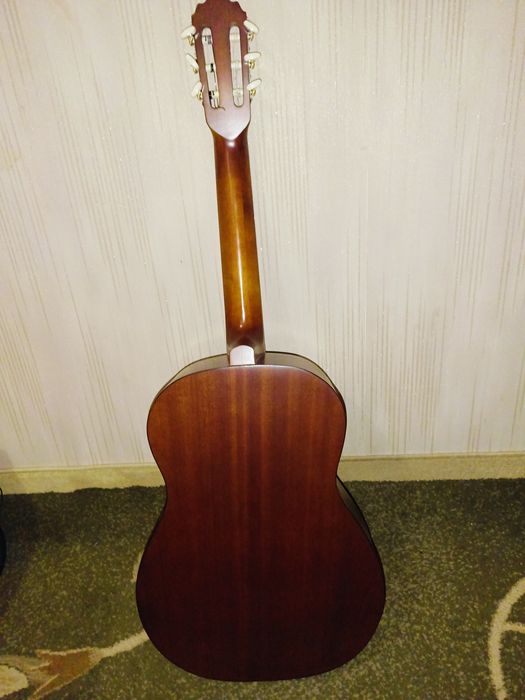 Гітара  Leo Tone L10