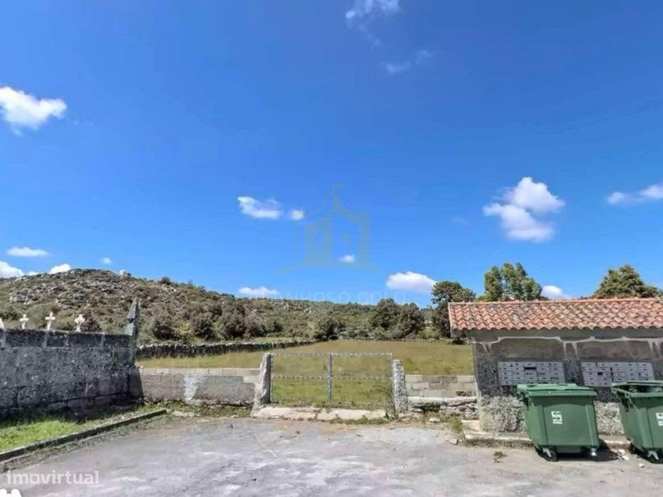 4550 m² Plot of Land in Sarraquinhos, Montalegre – Excellent Opportunity...