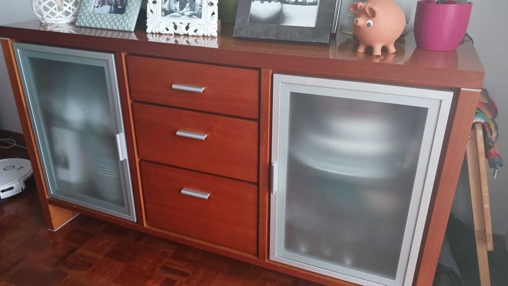 Louceiro estilo moderno em madeira maciça