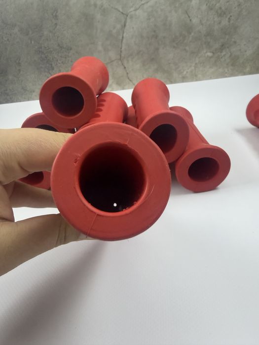 Sprzedam nowe rączki (uchwyty) do taczki, bardzo solidne i grube.