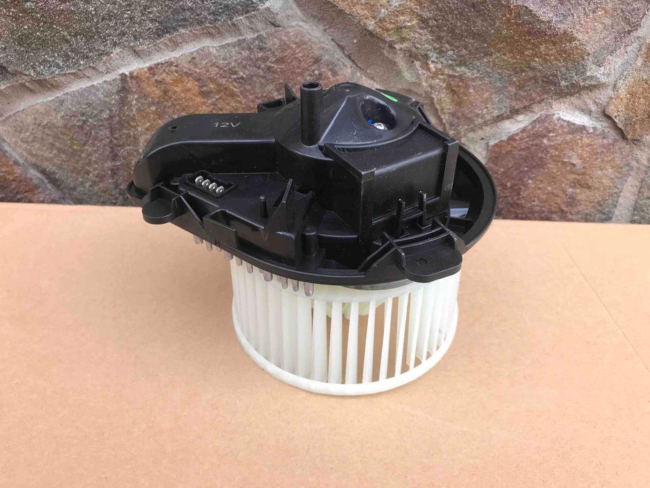 Моторчик печки вентилятор Fiat Scudo Citroen Jumpy Peugeot Expert