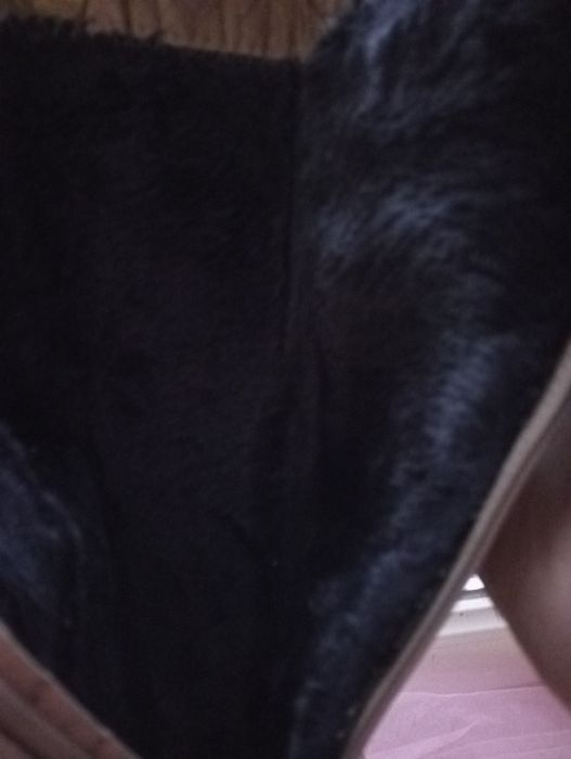 Зимние сапоги ,золотые,с красивым декором,750 гр на узкую ножку