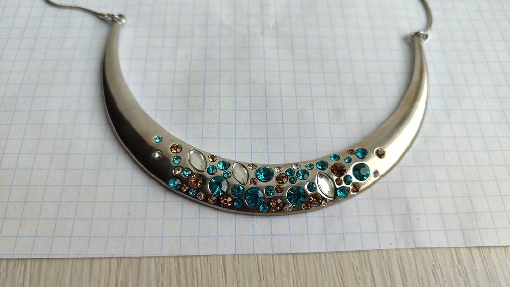 Бижутерия, украшения AVON Эйвон, колье браслеты серьги 2013, 2017 г.