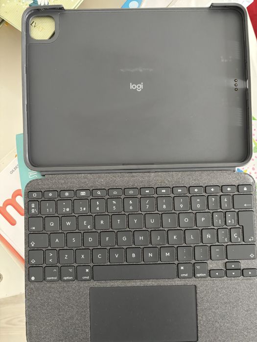 Teclado logi ipad pro 11