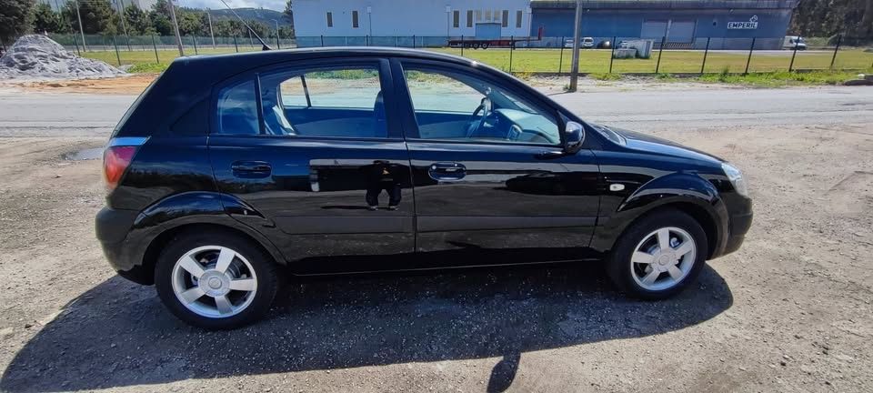 *Kia Rio1.4 Gasolina/GPL