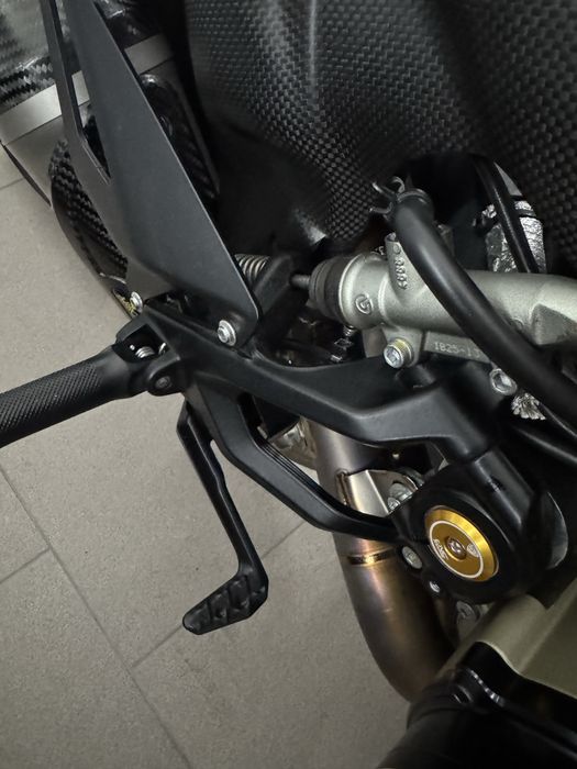Ducati Panigale v4 v4s  Ducati Streetfighter v4  v4s sety pokrywa siln
