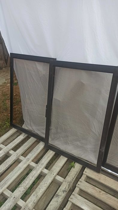 Janelas Bronze com respectivos Aros