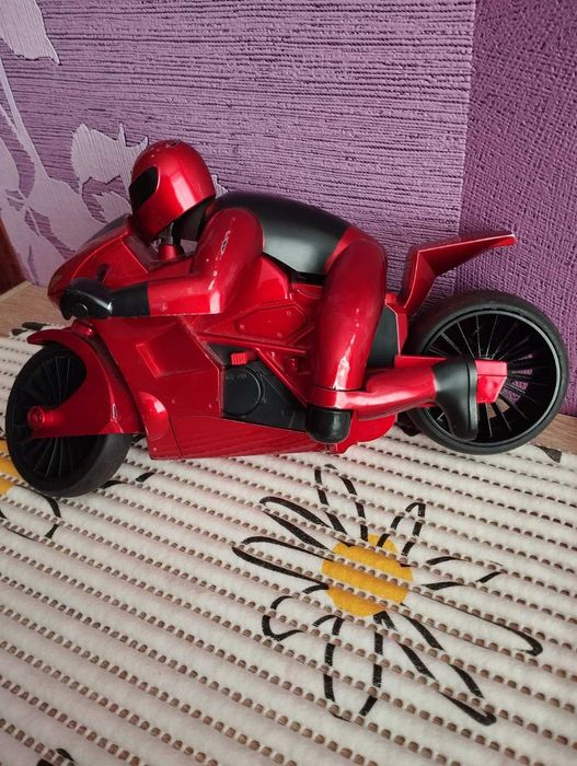 Гоночний мотоцикл на дистанційному керовані